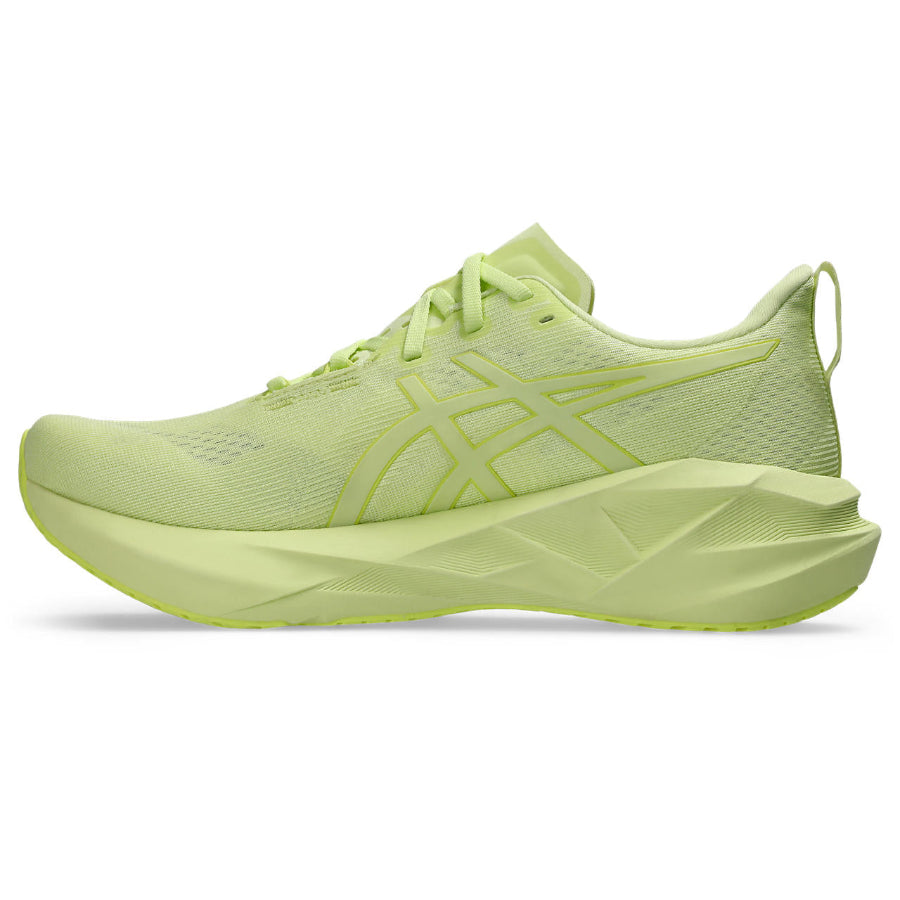 Asics Novablast 5 Lite Show