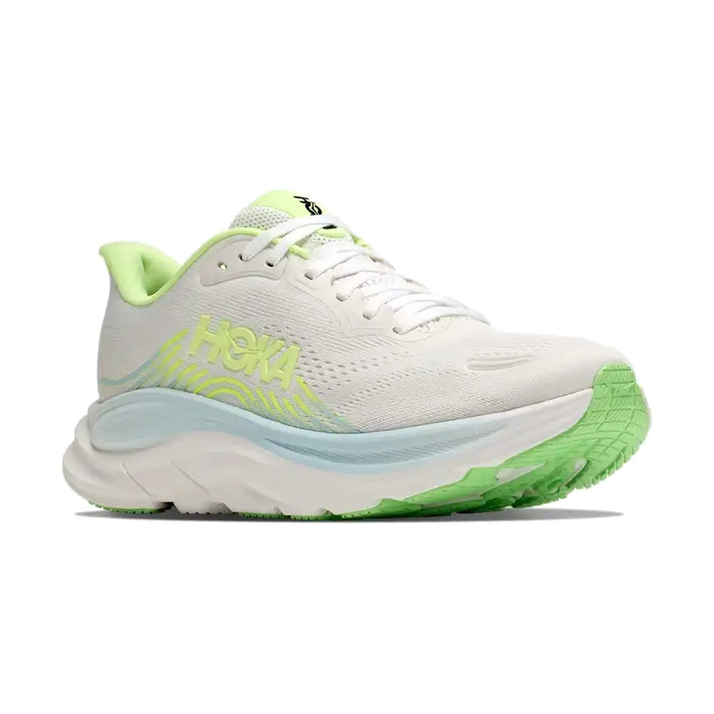 Zapatilla Hoka Clifton 11 mujer blanco y celeste con detalles lima, vista tres cuartos delantera
