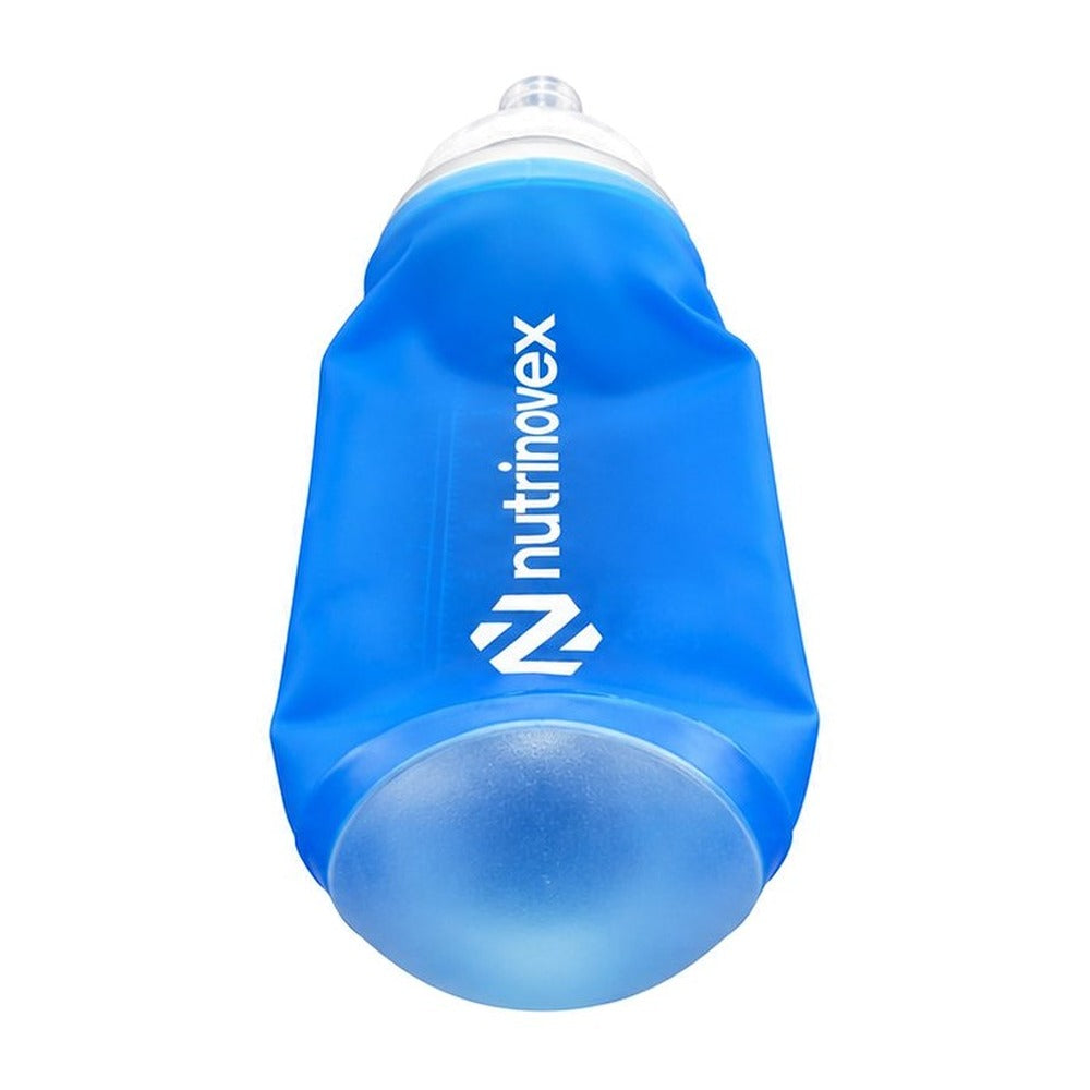 Soft flask Nutrinovex 500 ml azul, vista inferior con el logo y la base