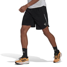 Cargar imagen en el visor de la galería, Adidas pantalones cortos Designed 4 Running 5&quot; Negro
