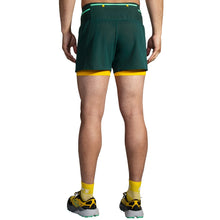 Cargar imagen en el visor de la galería, Brooks pantalones cortos High Point 5&quot; 2 en 1 2.0 Verde Amarillo
