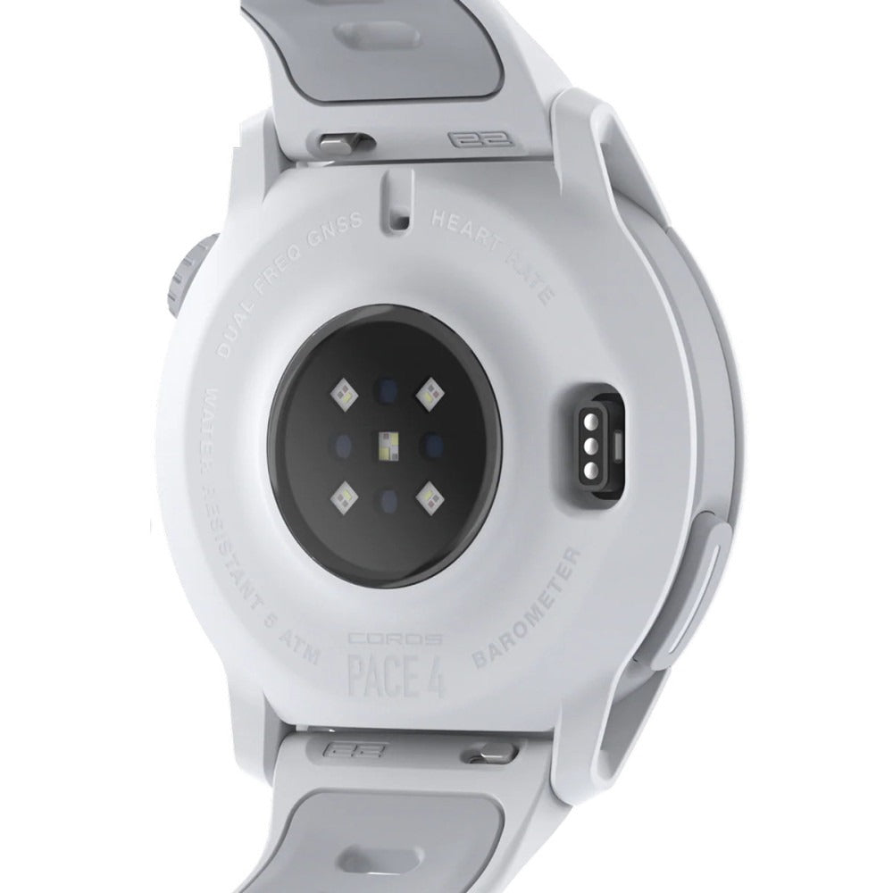 Parte trasera del reloj GPS Coros Pace 4 Blanco con sensor optico de frecuencia cardiaca, conector de carga y grabado de 5 ATM