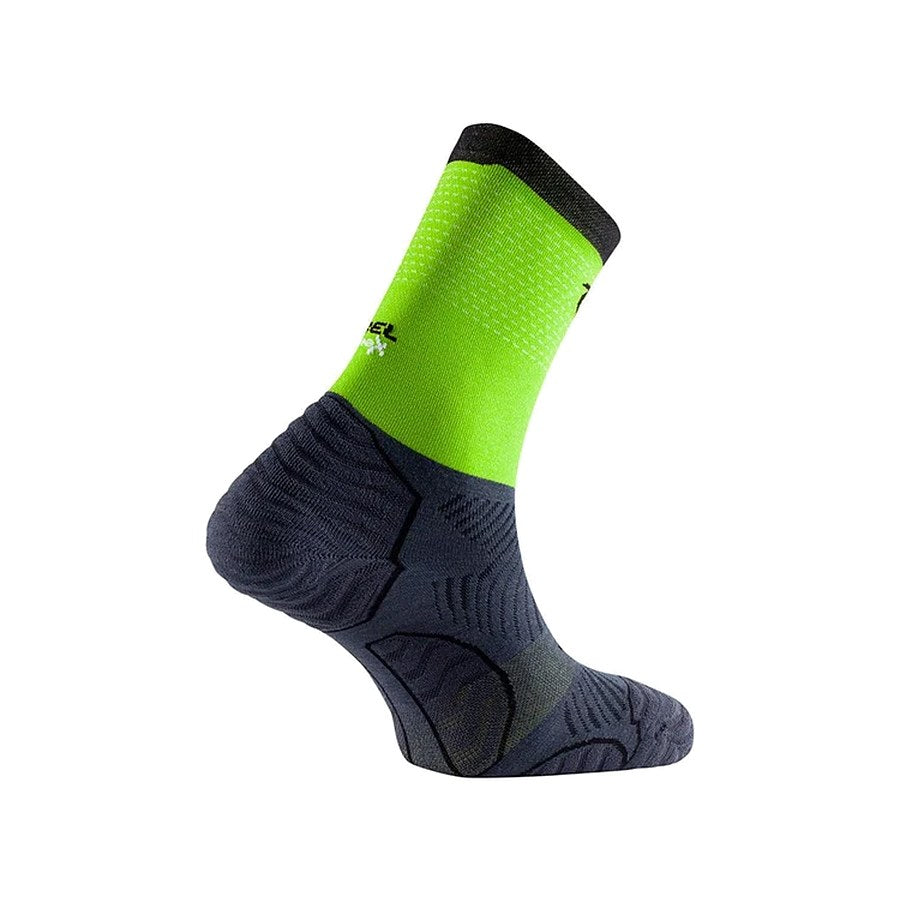 Calcetines Lurbel Tiwar Five verde fluorescente y gris, vista lateral