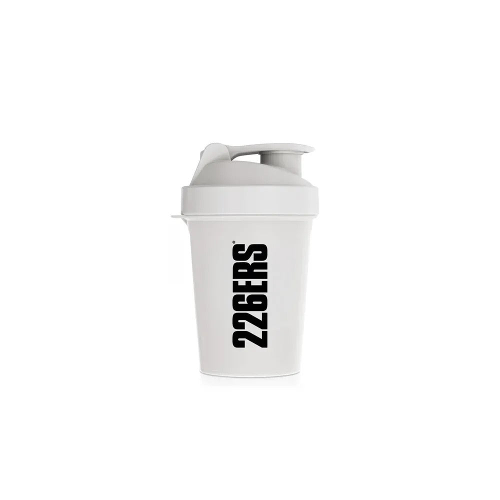 Shaker 226ERS Logo 400 ml Blanco, vista frontal con tapa cerrada